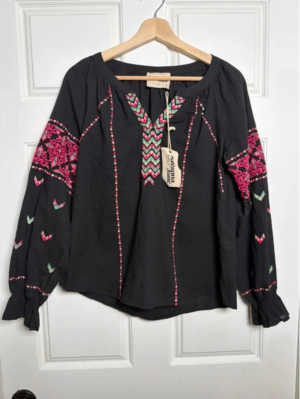 Nwt Savanna Jane Embroidered Black Top Small